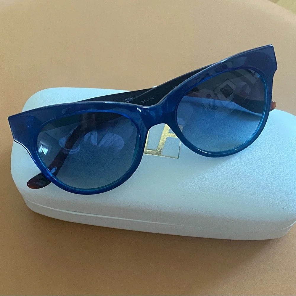 Linda Farrow x The Row Sunglasses - Picture 5 of 15